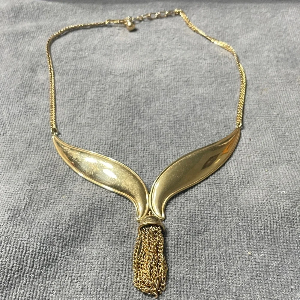 Vintage Avon Goldtone Whale Tail Necklace with Tassel